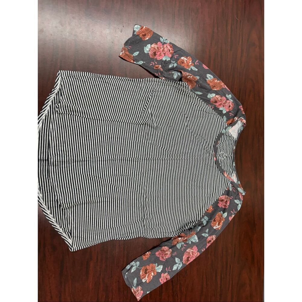Maurice’s Stripe and Floral 3/4 Sleeve Tee Size X-Large